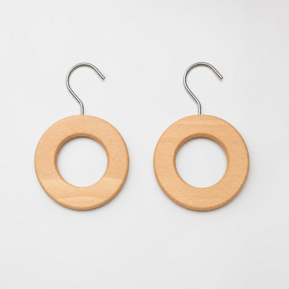 Wooden Ring-style Hanger
